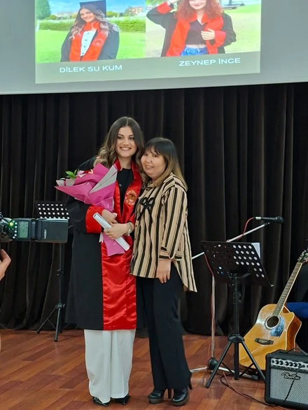 Selçuk Üniversitesi Rus Dili ve Edebiyatı Bölümünde Mezuniyet Coşkusu